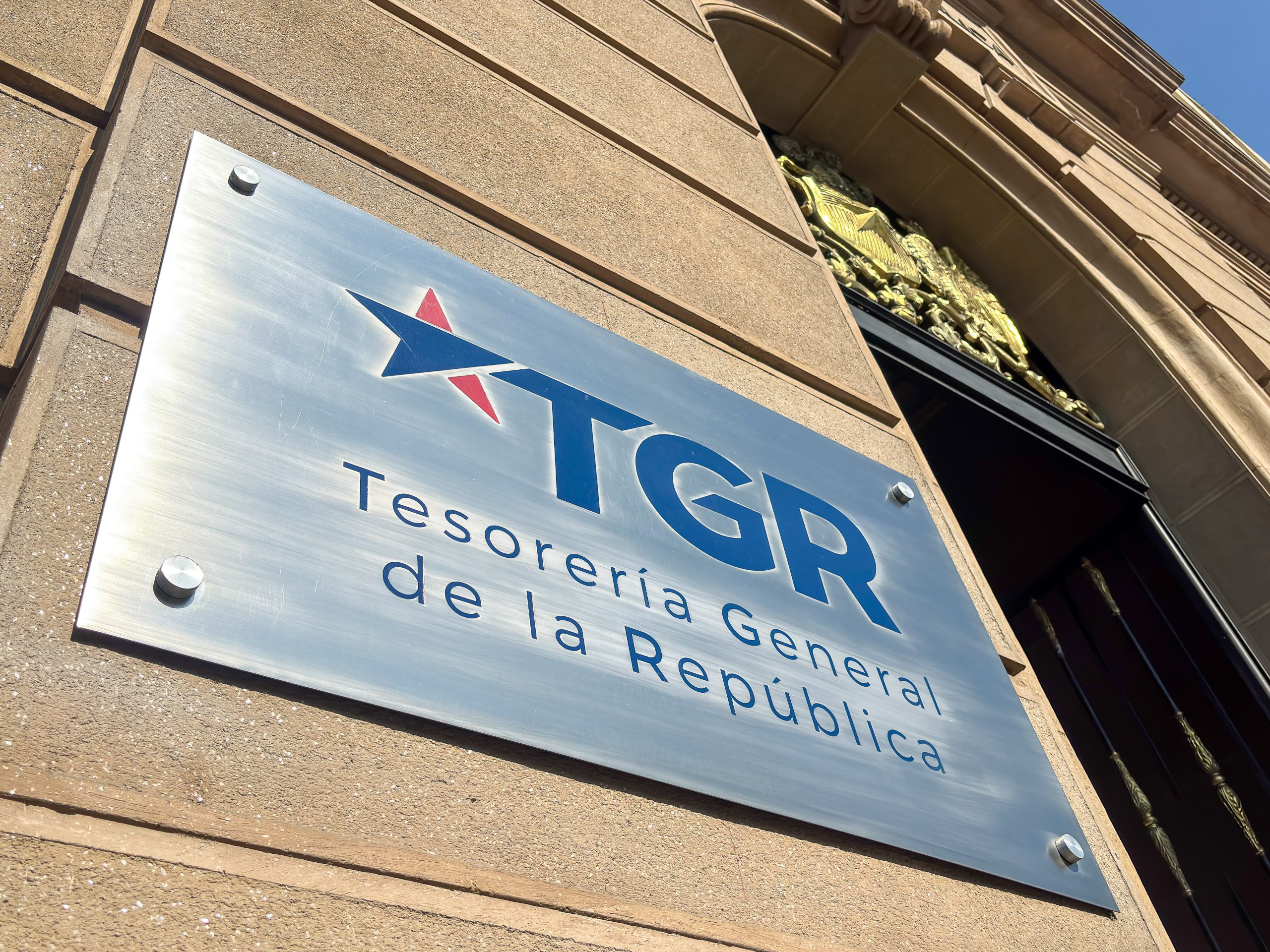 Abogados llevan a Tribunales el cobro CAE de Tesorería: acusan que eventuales embargos serían ilegales