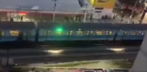 Fuego en la Línea 5: explosión y humo en vagón con pasajeros limita servicio de Metro.